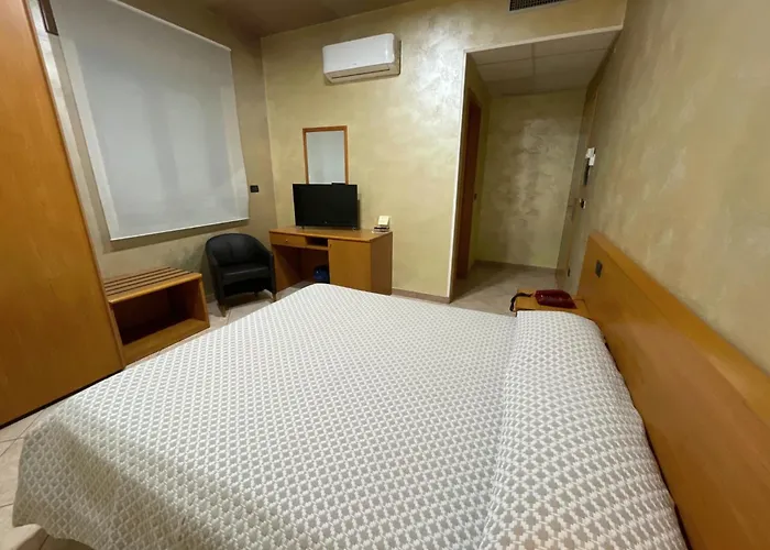 Toscano Отель Tarsia